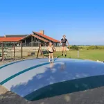 Σπίτι διακοπών 6 Person On A In