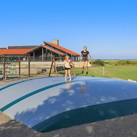 別荘 6 Person On A In